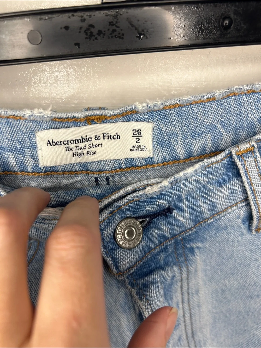 Abercrombie & Fitch The Dad Short High Rise Asymmetrical Button Fly 2/26 Raw Hem